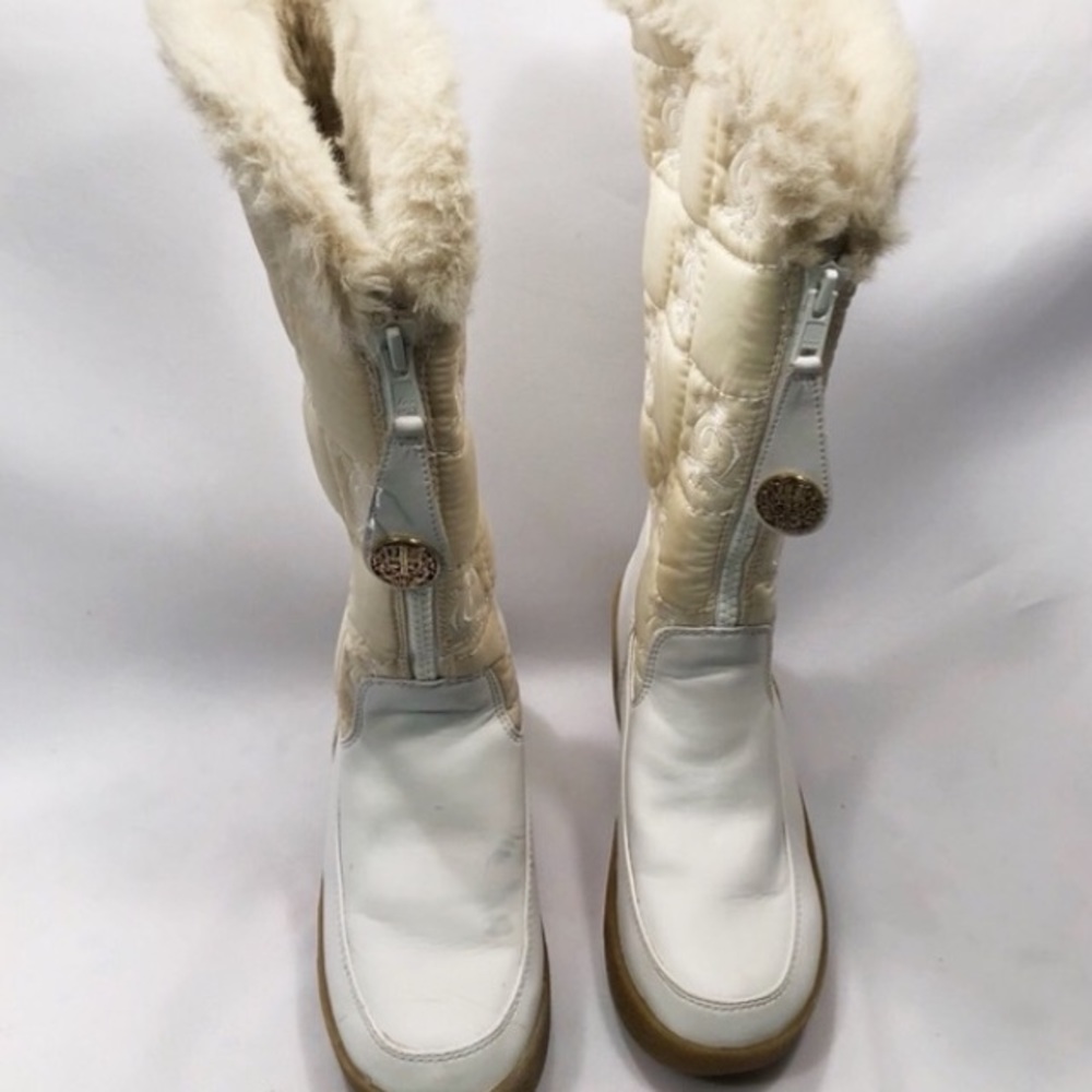 Juicy Couture White & Cream Winter Boots